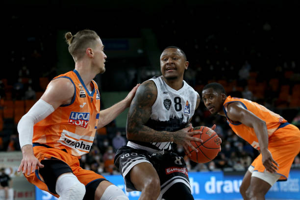 间保持竞技 间保持竞技